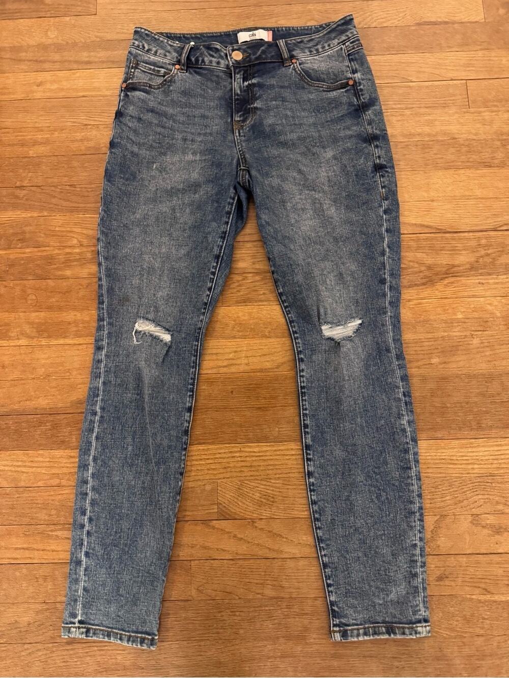 Cabi Women's Blue Distressed Skinny Jeans - Size 10
 b94